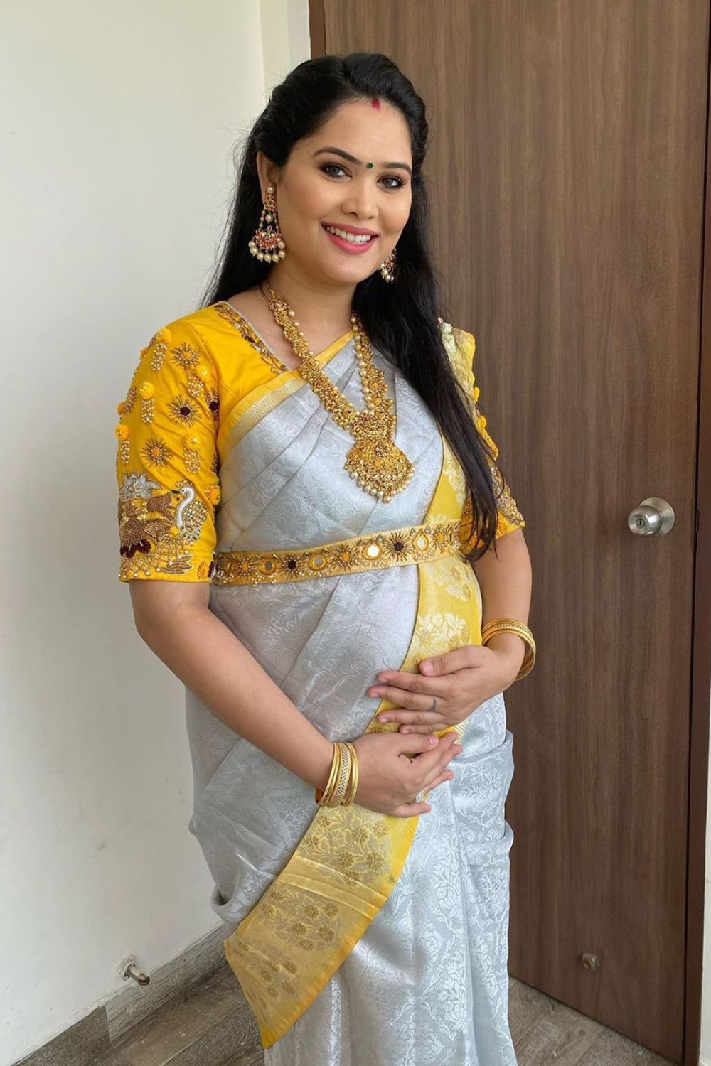 Best Saree Color for Baby Shower